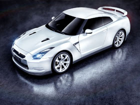 如何利用 PiPiADS 的“评论区分析”判断产品的退货率风险？